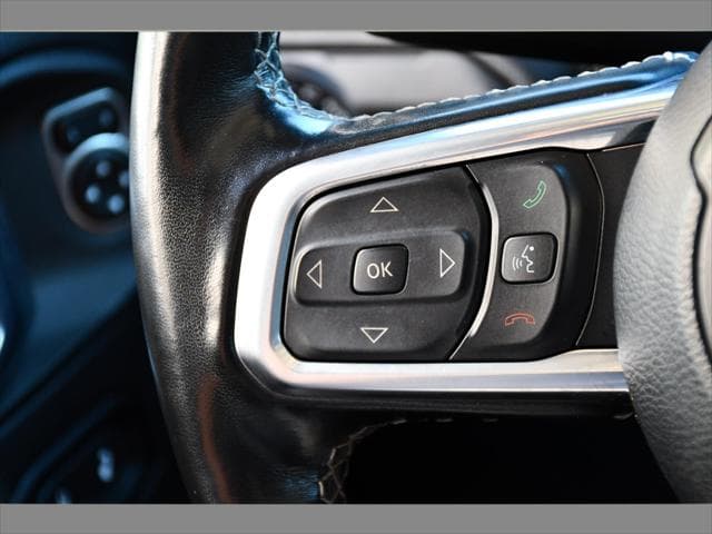 2021 Jeep Gladiador Truck in Black Clearcoat thumbnail 34