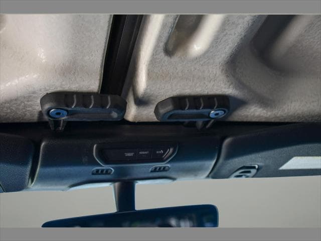 2021 Jeep Gladiador Truck in Black Clearcoat thumbnail 39