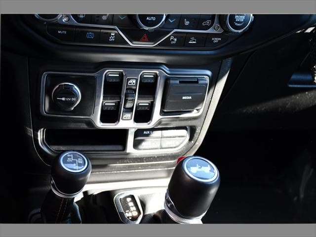 2022 Jeep Wrangler 4xe SUV in Hydro Blue Pearlcoat thumbnail 37