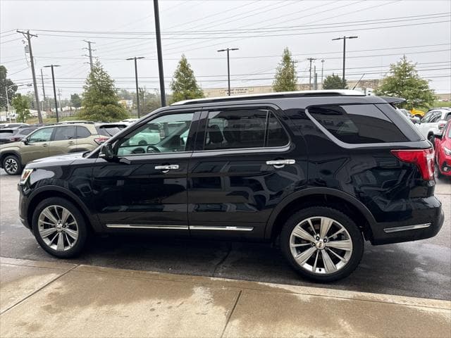 2018 Ford Explorer SUV in Shadow Black thumbnail 6