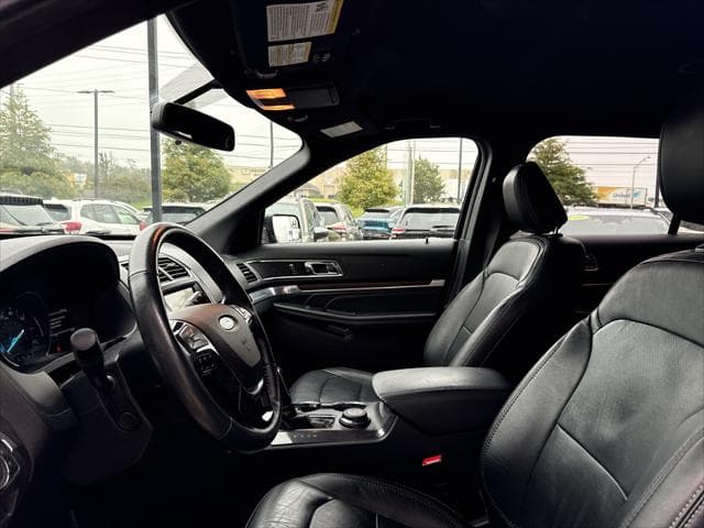 2018 Ford Explorer SUV in Shadow Black - Image 9