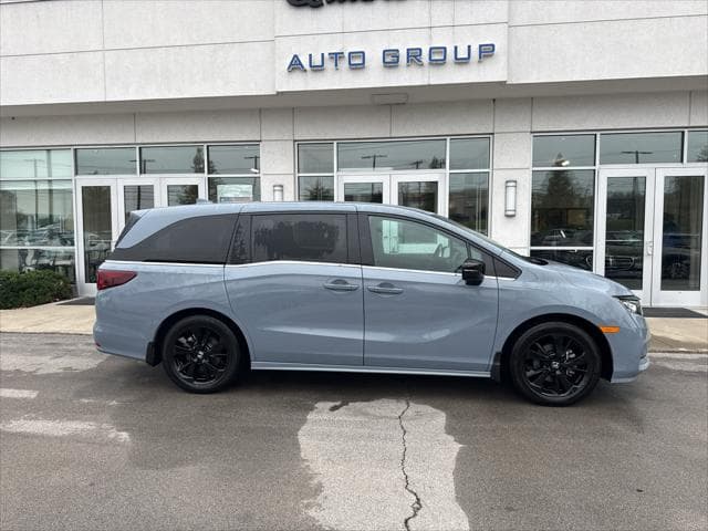 2024 Honda Odyssey Van in Sonic Gray Pearl thumbnail 2