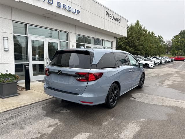 2024 Honda Odyssey Van in Sonic Gray Pearl thumbnail 3