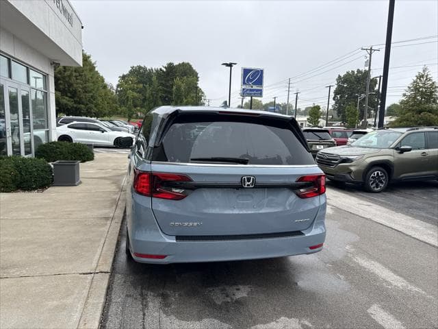 2024 Honda Odyssey Van in Sonic Gray Pearl thumbnail 4