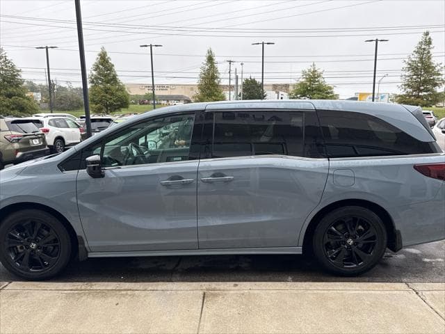 2024 Honda Odyssey Van in Sonic Gray Pearl thumbnail 6