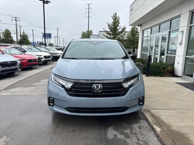 2024 Honda Odyssey Van in Sonic Gray Pearl thumbnail 8