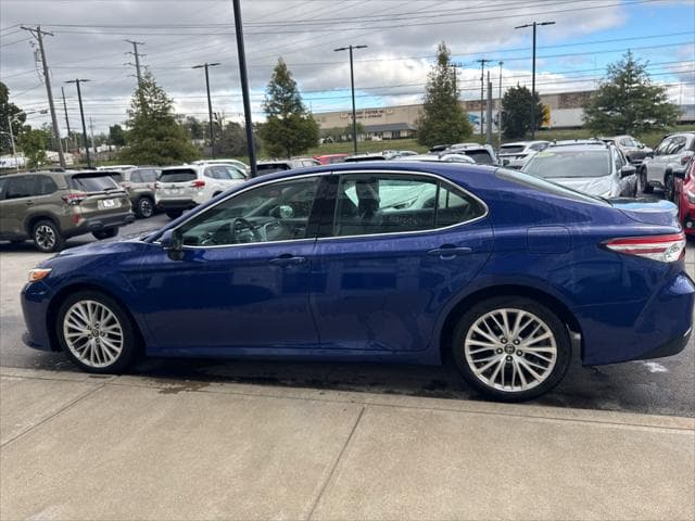 2018 Toyota Camry Sedan in Blue Crush Metallic thumbnail 6