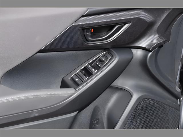 2026 Subaru Crosstrek SUV in Ice Silver Metallic thumbnail 23