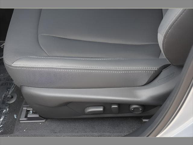 2026 Subaru Crosstrek SUV in Ice Silver Metallic thumbnail 29