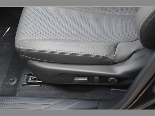 2026 Subaru Outback SUV in Crystal Black Silica thumbnail 31