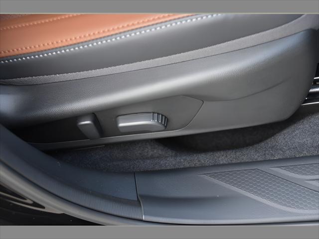 2026 Subaru Outback SUV in Crystal Black Silica thumbnail 30