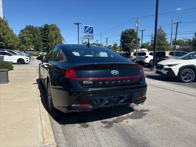2023 Hyundai Sonata Sedan in Onyx Black thumbnail 4