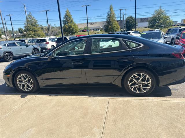 2023 Hyundai Sonata Sedan in Onyx Black thumbnail 6