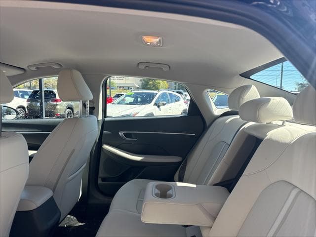 2023 Hyundai Sonata Sedan in Onyx Black thumbnail 10