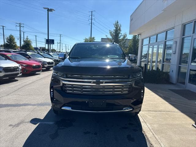 2023 Chevrolet Suburban SUV in Black thumbnail 8