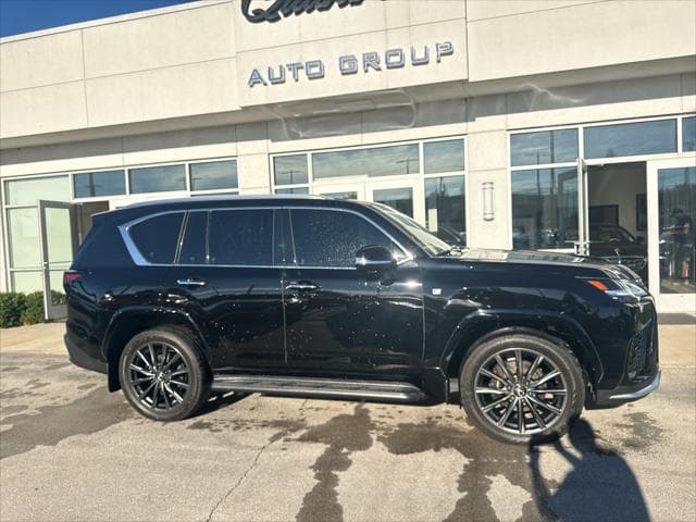 2024 Lexus LX 600 SUV in Black thumbnail 2