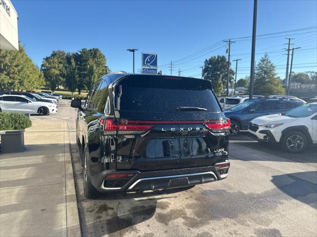 2024 Lexus LX 600 SUV in Black thumbnail 4
