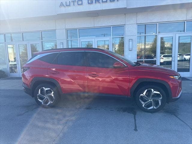 2022 Hyundai Tucson SUV in Calypso Red thumbnail 2