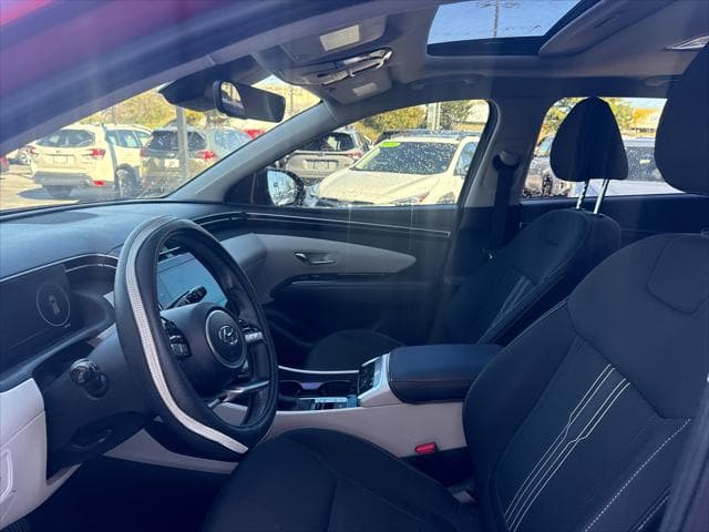 2022 Hyundai Tucson SUV in Calypso Red thumbnail 9