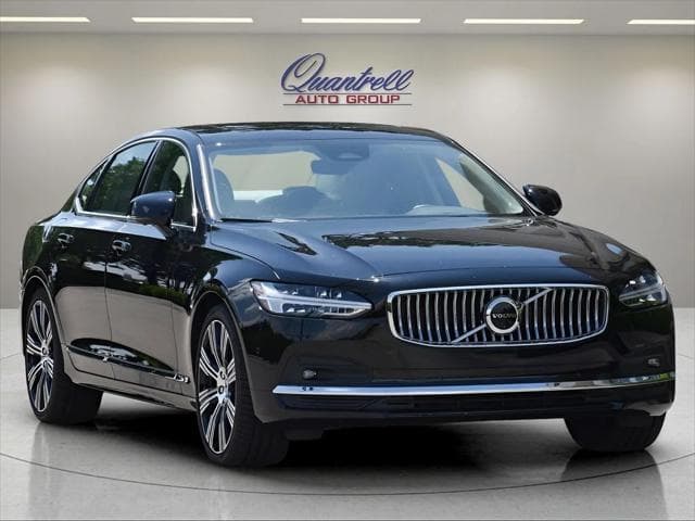 2025 Volvo S90 Sedan in Onyx Black Metallic - Image 3