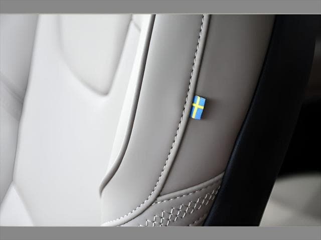 2026 Volvo XC90 SUV in Aurora Silver - Image 40