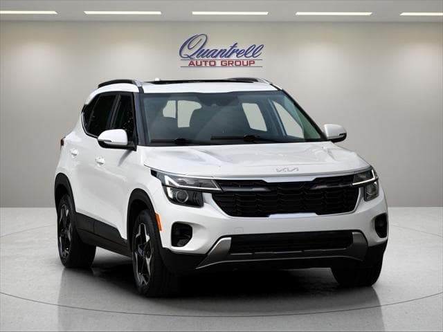 2024 Kia Seltos SUV in Snow White Pearl - Image 2