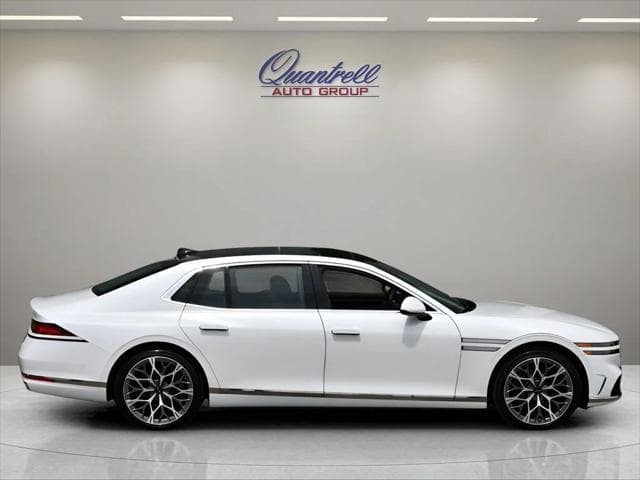 2025 Genesis G90 Sedan in Uyuni White - Image 3