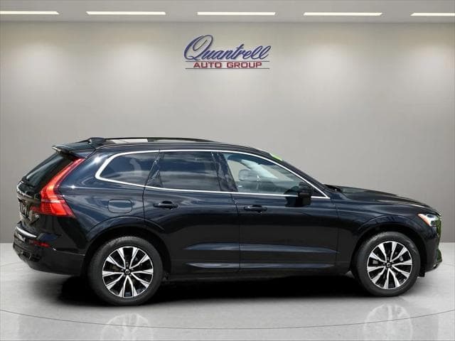 2023 Volvo XC60 SUV in Onyx Black Metallic - Image 3