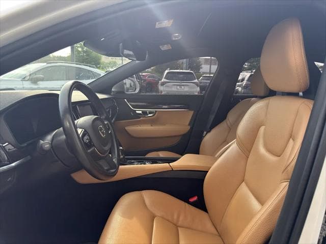 2018 Volvo S90 Sedan in Crystal White Pearl Metallic - Image 9