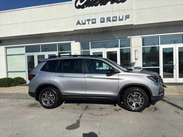 2022 Honda Passport SUV in Lunar Silver Metallic - Image 2