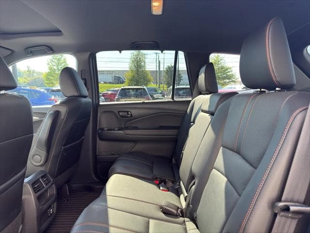 2022 Honda Passport SUV in Lunar Silver Metallic - Image 10