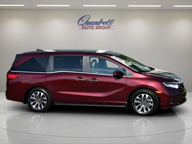 2021 Honda Odyssey Van in Deep Scarlet Pearl - Image 3