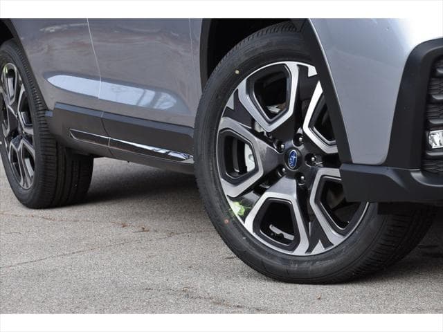 2025 Subaru Ascent SUV in Ice Silver Metallic - Image 39